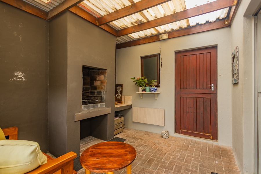 3 Bedroom Property for Sale in The Crest Western Cape
